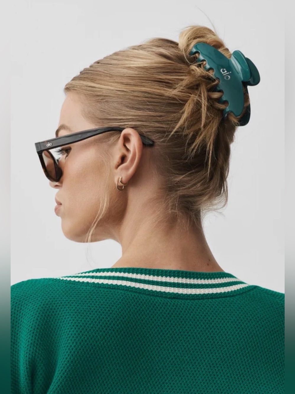 🩶ALO Yoga 90’s EMERALD ISLE Claw Clip - NWT - SHIPPING AVAILABLE 9.15.26 🩶 - Picture 4 of 4